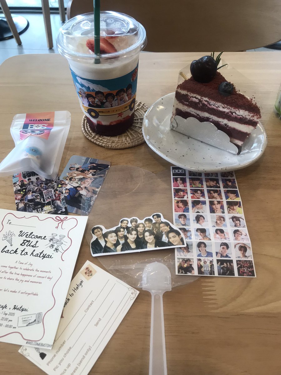 มาแล้วนะคะ น้องๆพนักงานน่ารักมากๆ รับก้อนอ้วรจากสาขานี้เยอะเลย ก่อนกลับจะลองแวะไปอีกสาขานะคะ 

ปล.ขนมอร่อยมากค่ะ🥰<a href="/MePattara/">มัมเอง (กันยาจะจัดแกลน้องไทยที่หาดใหญ่)</a> 

#DutchMillPowerBUSstation #BUSbecauseofyouishine #WelcomeBUStoHY