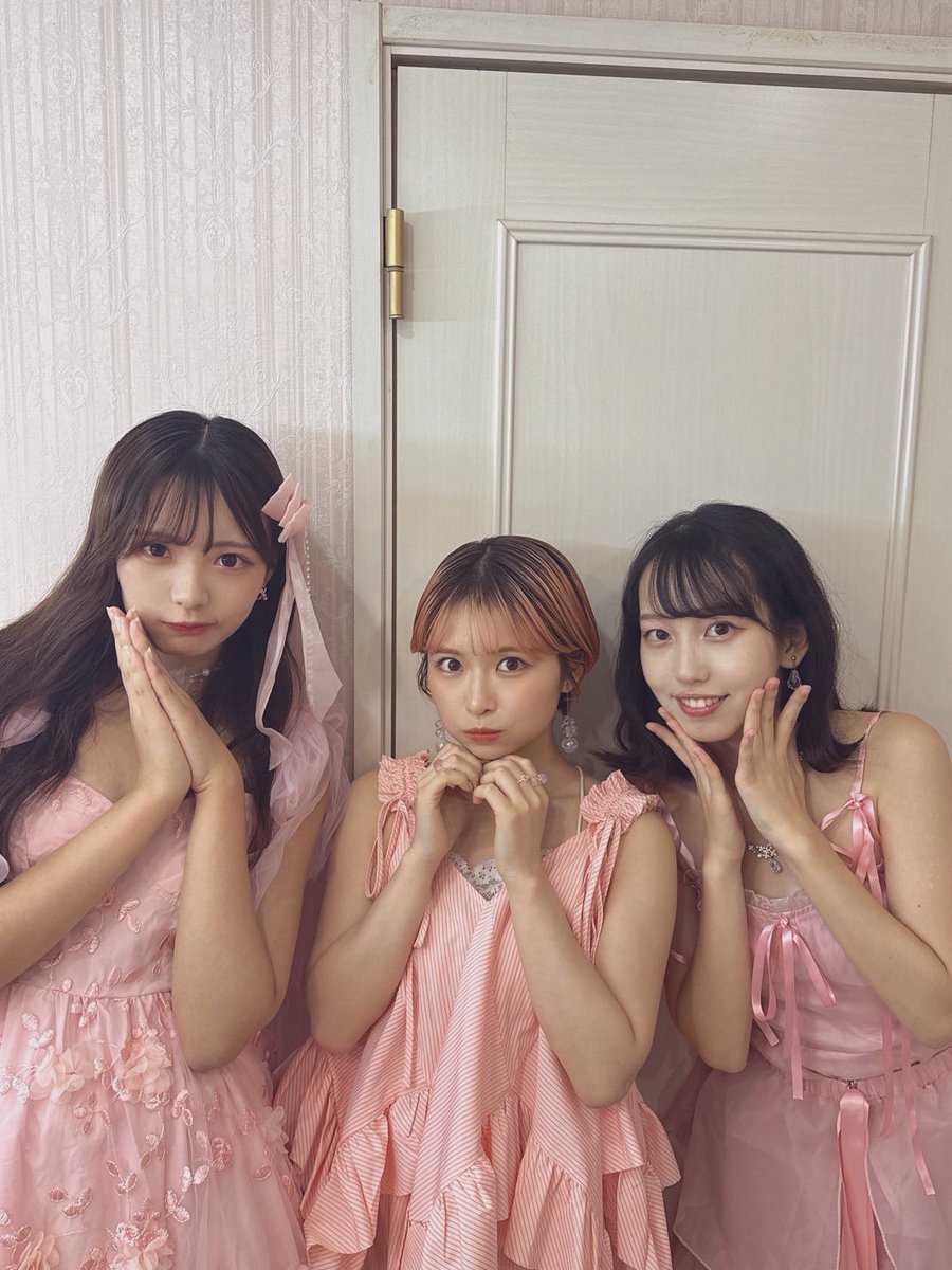 本日の撮影会もありがとうございました💖
ピンク仲間でのオフショです✨💓
みんなの衣装も豪華で、目の保養でした👀

そして…8月もありがとうございました😊
来月もどうぞよろしくお願いします☺️✨