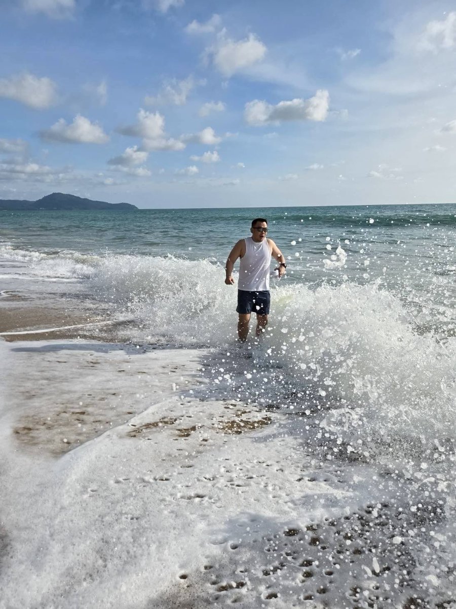 MMM99173's tweet photo. เล่นน้ำกัน🌊 https://t.co/OeQlUyMyJP