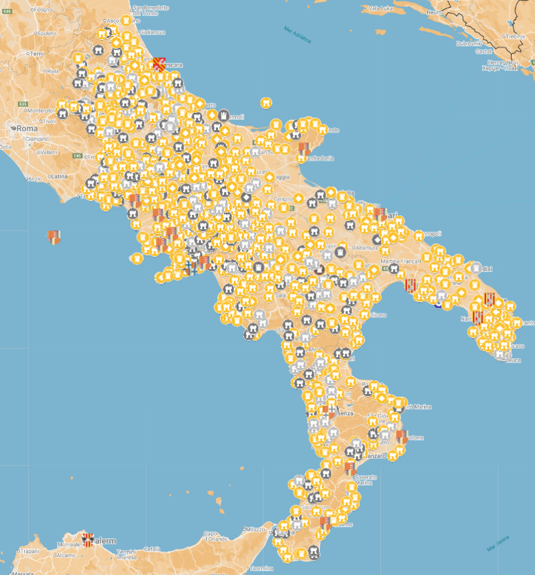 El Regne de Nàpols no es va incorporar a la Corona fins al s. XV i el rei Alfons el Magnànim va traslladar allà la capital.

He localitzat 1.150 castells i torres medievals.

mapadecastells.cat