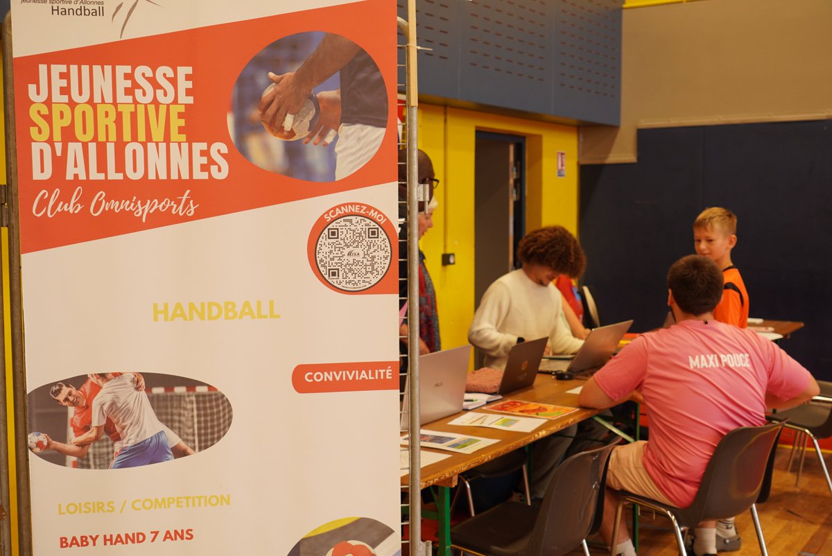 Ce samedi c'est portes ouvertes de la JSA au complexe Jean-Launay. Les sections sportives sont disposées à vous recevoir jusqu'à 17h afin de prendre des informations sur les activités sportives proposées ou une inscription. <a href="/GillesLeproust/">Gilles Leproust</a> <a href="/AlexisBraud/">Alexis Braud</a> <a href="/benamarlemans04/">Ben Amar Youssef</a>