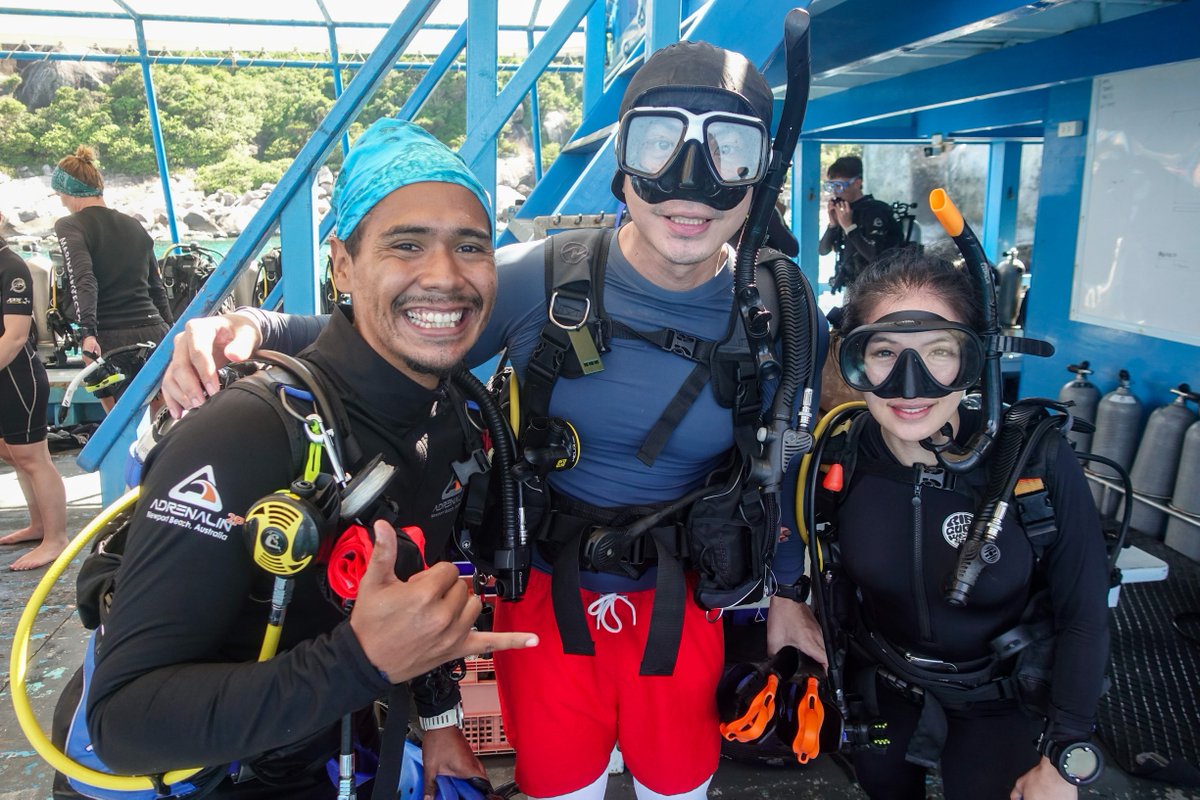 blackturtledive's tweet photo. Our dive boat offers freshwater bathrooms, fresh water shower, onboard fruit, snacks and refreshments, lots of space and seating for briefings and onboard compressors to keep the scuba tanks full. https://t.co/L6Ys3vi6yL #FunDive #Thailand #Boats #Scuba https://t.co/0gjRpeZuxI
