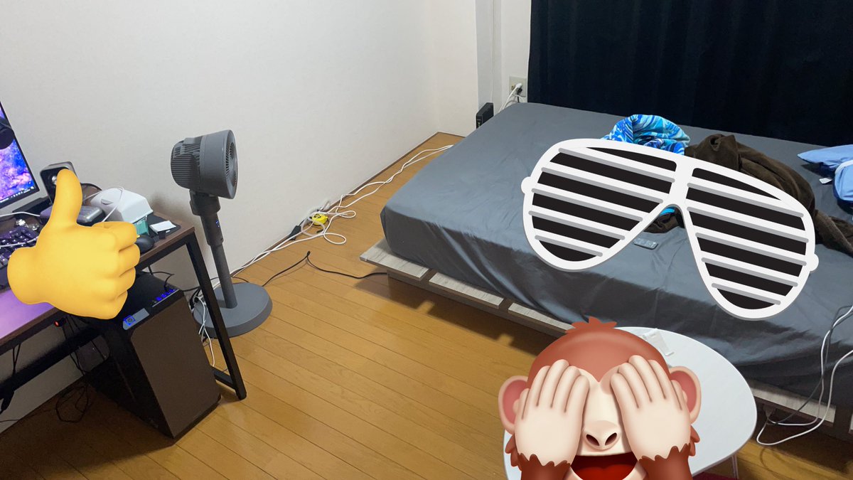 ベッドフレームとパソコンデスク組み立て終わった！！！！！めちゃくちゃ疲れた
イスはない