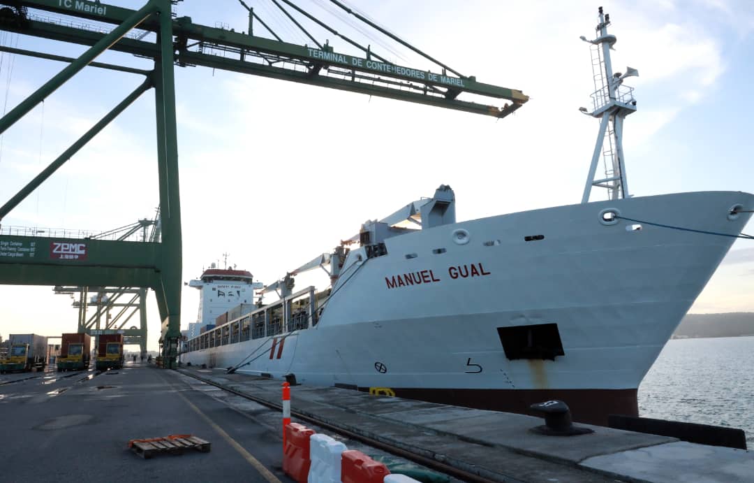🚢| En la mañana de este sábado,  <a href="/MMarreroCruz/">Manuel Marrero Cruz</a> presidió el acto de recibimiento del buque venezolano Manuel Gual, el cual trasladó un importante donativo de alimentos y otros productos que contribuirán a la recuperación económica de nuestro país.