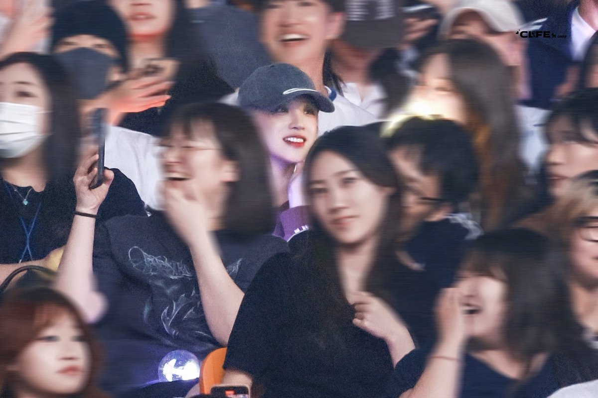 CLFE0923's tweet photo. 250824 aespa concert
#우기 #YUQI #宋雨琦 https://t.co/1umcbcK5oc