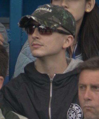 GuadagninoFilms's tweet image. BALD ASF 😭😭😭