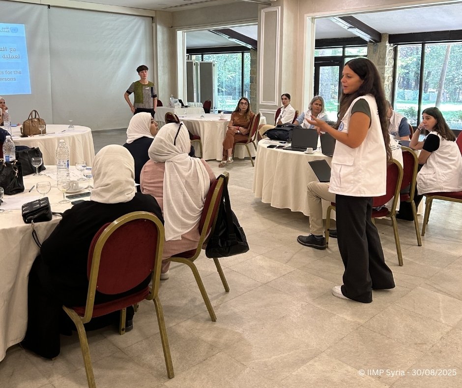 تقف المؤسسة المستقلة المعنية بالمفقودين في سوريا <a href="/IIMPSyria/">المؤسسة المستقلة المعنية بالمفقودين في سوريا</a> إلى جانب العائلات في اليوم الدولي لضحايا الاختفاء القسري وتقيم ورشتي عمل مع العائلات والشركاء في ألمانيا ولبنان لاختبار عملية #التسجيل الخاصة بها.
هذا أمر ضروري لمعرفة من نبحث عنه. (4/5)