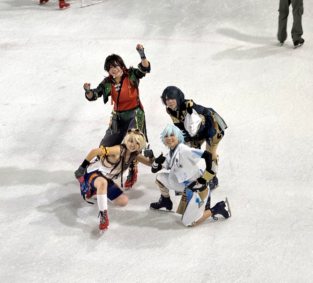 お給料日後3回目の豪遊を行いました。
会場はサイゼリヤです。
それはそれはもう豪遊しました。
ボトルだって空けたんですからね。
食べるのに夢中で写真はありません。

なのでこの間の楽しそうな原神アイススケート男子を載せておきます( ¨̮ )