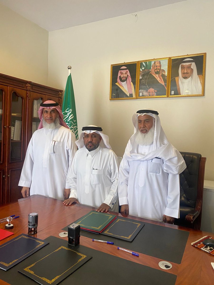 فريق وطن للتدريب يوقع 
أربع مذكرات تعاون مع اربع جمعيات في مدينة العيون 
١- جمعية عطاء للخدمات المجتمعية
٢- جمعية مسك لإكرام الموتى 
٣- جمعية ادامة المساجد
٤- جمعية أناة البيت للإسكان التنموي.
مثل فريق وطن في التوقيع أ.صالح التيسان  وعضوي مجالس الادارة أ. صالح الماضي وسعد السليم