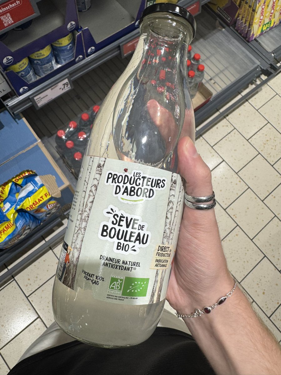 de retour dans ma campagne et j’apprends que les gens d’ici boivent du sang d’arbre