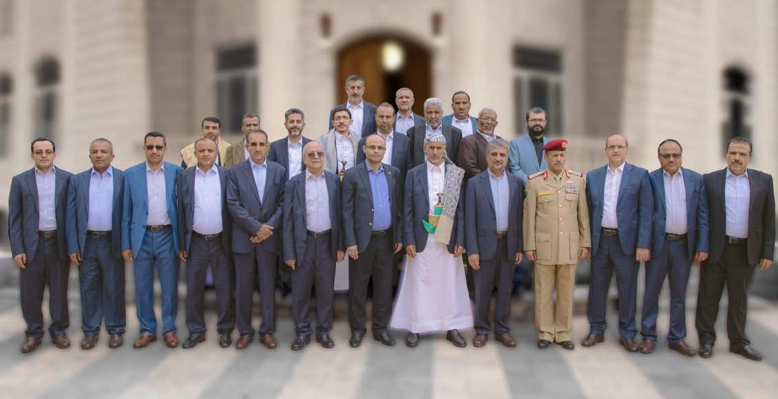 مسيرة🇾🇪💚
قائدها شهيد (الشهيد القائد)
رئيسها شهيد (الشهيد صالح الصماد)
رئيس الوزراء شهيد (الشهيد أحمد الرهوي)
وزرائها شهداء ..
لن تستسلم مهما كانت التحديات ومهما كانت الأخطار ..
وعى دربهم ماضون في طريق القدس 🌷💚🇵🇸