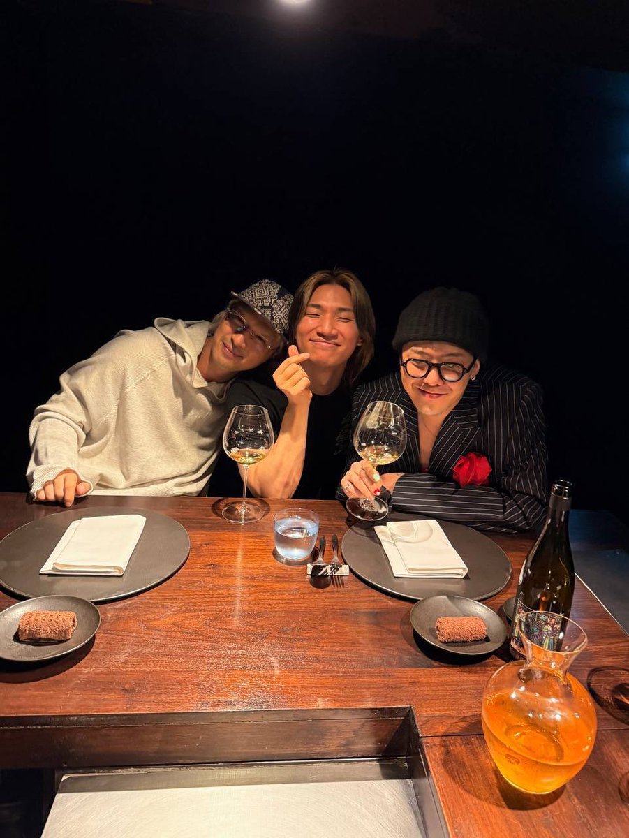 moe_jiyong's tweet image. サナの冷蔵庫インタビューのジヨンで一気にBIGBANG沼に落ちた新規です👑

8/30ヨンベペンミ初参戦ꪔ̤̱ꪔ̤̱ꪔ̤̱
来年のためにもお友達募集〜っ
♡でお迎え参りますぅ🚗💨

99line 広島🍁 

 #BIGBANG  #BIGBANG好きな人と繋がりたい
 #びっぺんさんと繋がりたい