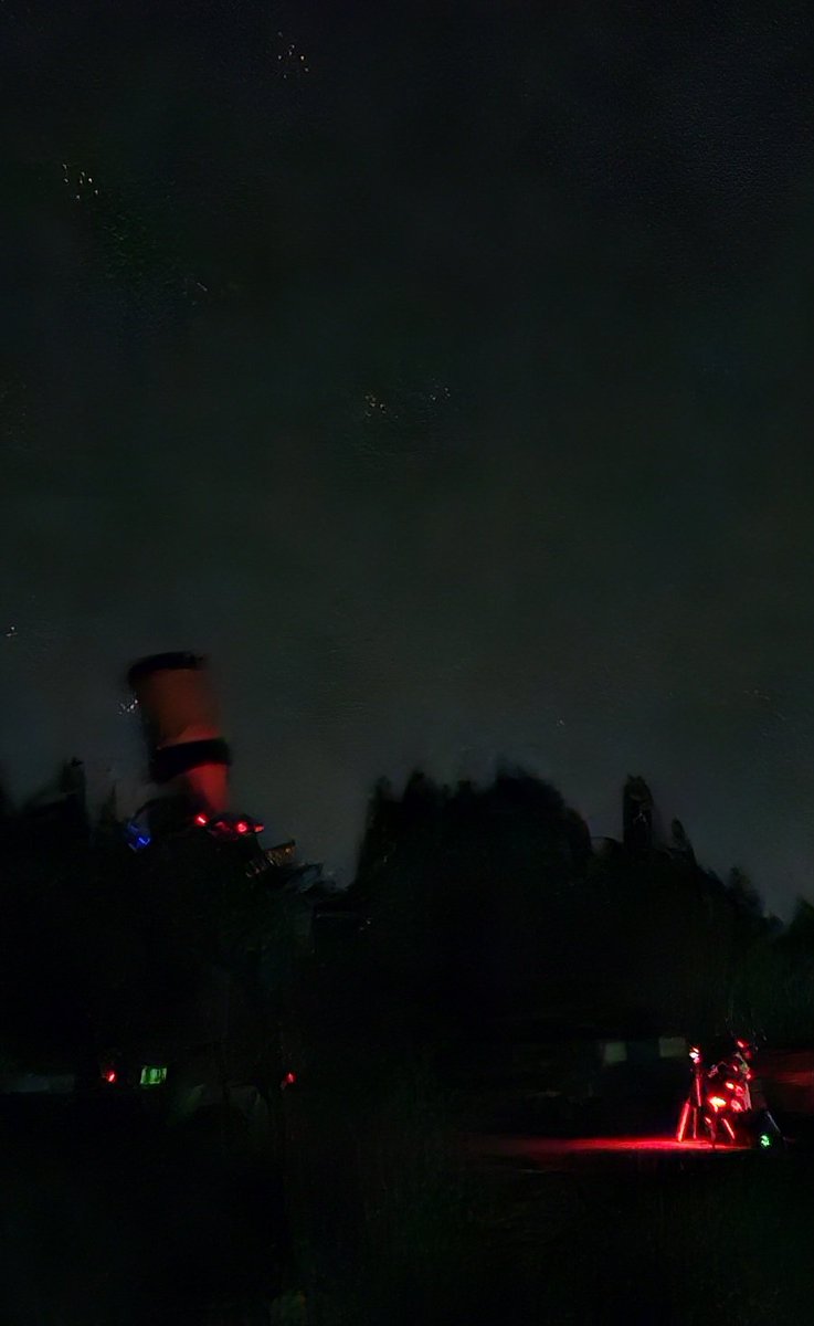 夏休み最後の週末、天文なうとなってます。

微妙に霞がかってる気もしますが、やはり野生の星々はいいものですね。

転んだり、虫に刺されたりしないよう、撮影も真剣勝負です。