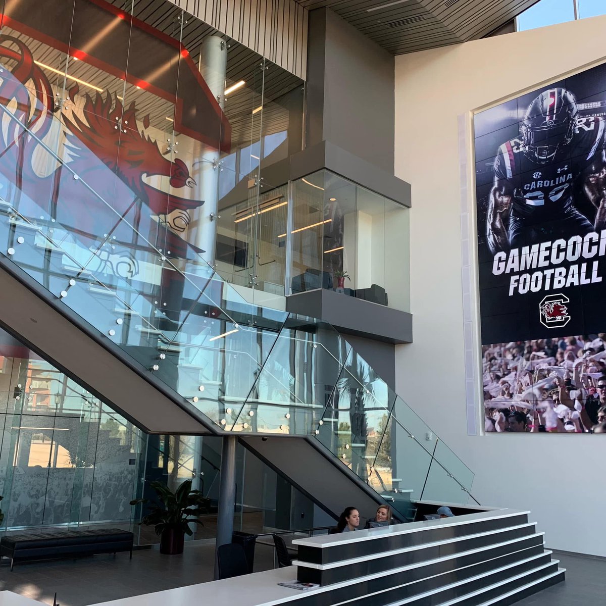 advancedvideogr's tweet image. It’s @CollegeGameDay and  we’re proud supporters of @GamecockFB and @ClemsonFB! Spot the ball!🏈