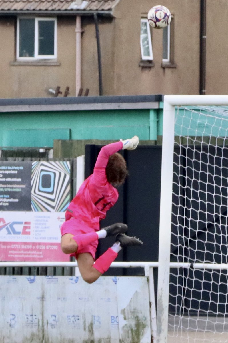 First half action from today’s <a href="/NCEL/">Macron NCEL</a> Division One game between <a href="/AthersleyRecFC/">Athersley Rec FC</a> and <a href="/Wakefield_AFC/">Wakefield AFC</a>, where the visitors lead 1-0 at the break.
