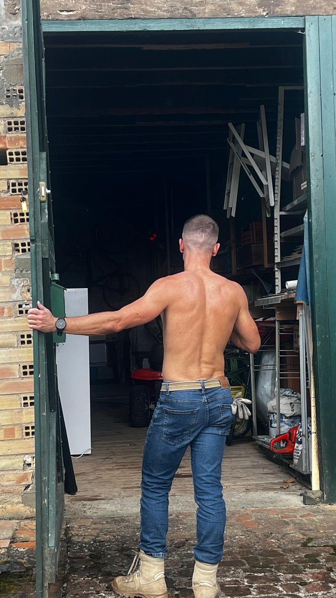 BossAlpha2's tweet image. Viens !
Je vais t'expliquer...