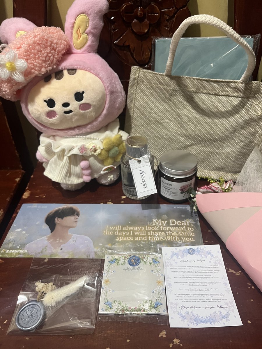 DongCharrr's tweet photo. Super sulit ng inclusions for the kit 🤍✨ Thank you so much @choitoramph @jeonghan_ph @scoups_phil for organizing this Kahidlaw with JeongCheol 🤍 looking forward for more events soon po 🩷

#angtinadHANakayCHEOL 💍
#KAHIDLAWLagingPipiliinAyIkaw https://t.co/zPRMT5msC4