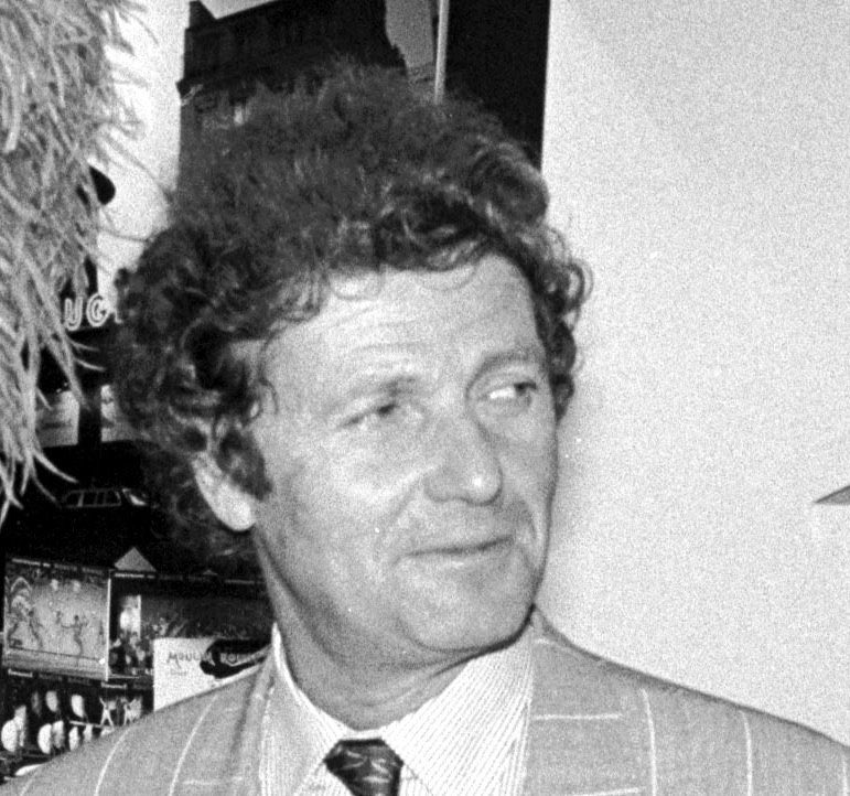 Avec le décès d'Olivier Stirn, arrière petit neveu de Dreyfus, serviteur de l'Etat, élu local, une page de l'histoire se tourne: Ministre sous Pompidou, Giscard, Mitterrand notamment aux Outre-Mer et tourisme, "gaulliste de gauche", il fut VP du <a href="/PartiRadical/">Parti Radical</a>. Pensée à sa famille