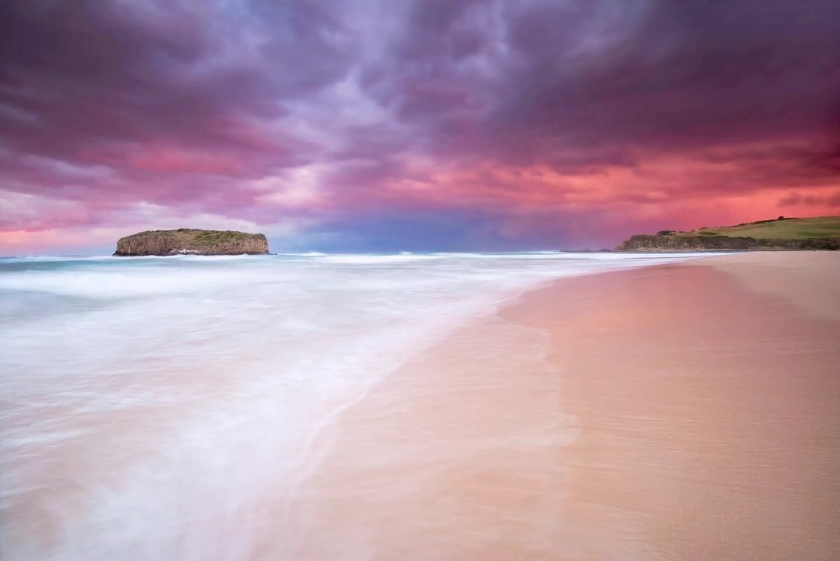Chilbys's tweet image. Mystics Beach, Killalea state park. 

See more landscapes@ chilby.com.au 

#kiama #Shellharbour #rangoonisland #Mysticsbeach