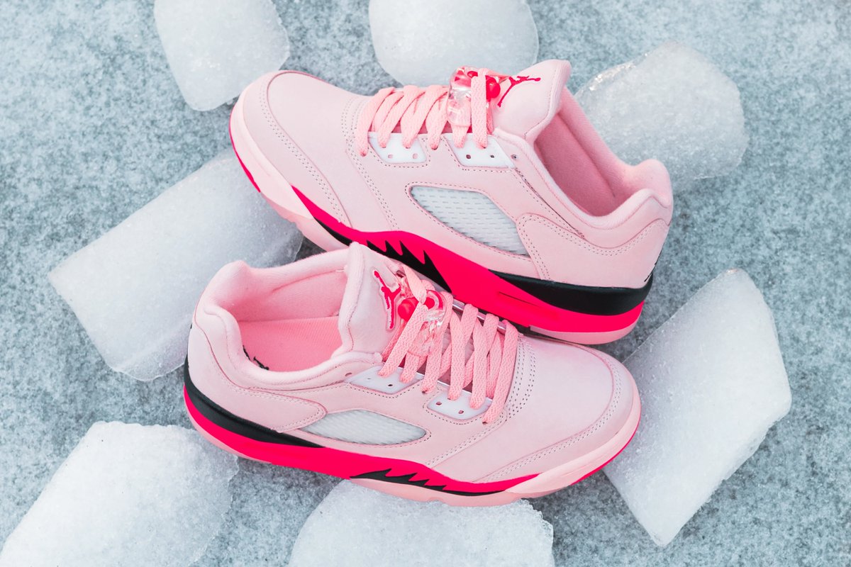 JustFreshKicks tweet media