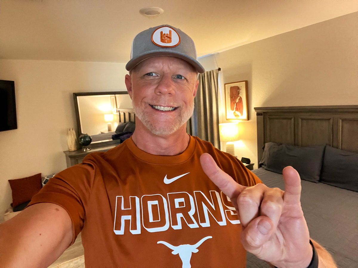 C_stew1's tweet photo. Ready for some Longhorn football! #bthoOSU 🤘🏻🤘🏻🤘🏻 https://t.co/Dns9usztzI