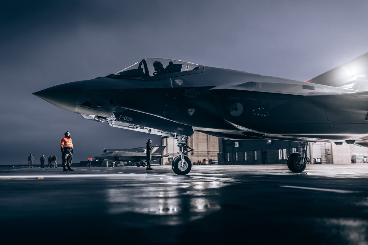 Only a couple of months left until NightOps!!! Let's take advantage of the dark skies for some thrilling flights and epic wallpapers again!
<a href="/Kon_Luchtmacht/">Koninklijke Luchtmacht</a> <a href="/pbsmaal/">Commander 322 Sqn</a> <a href="/312Cdt/">Cdt 312 Squadron</a>