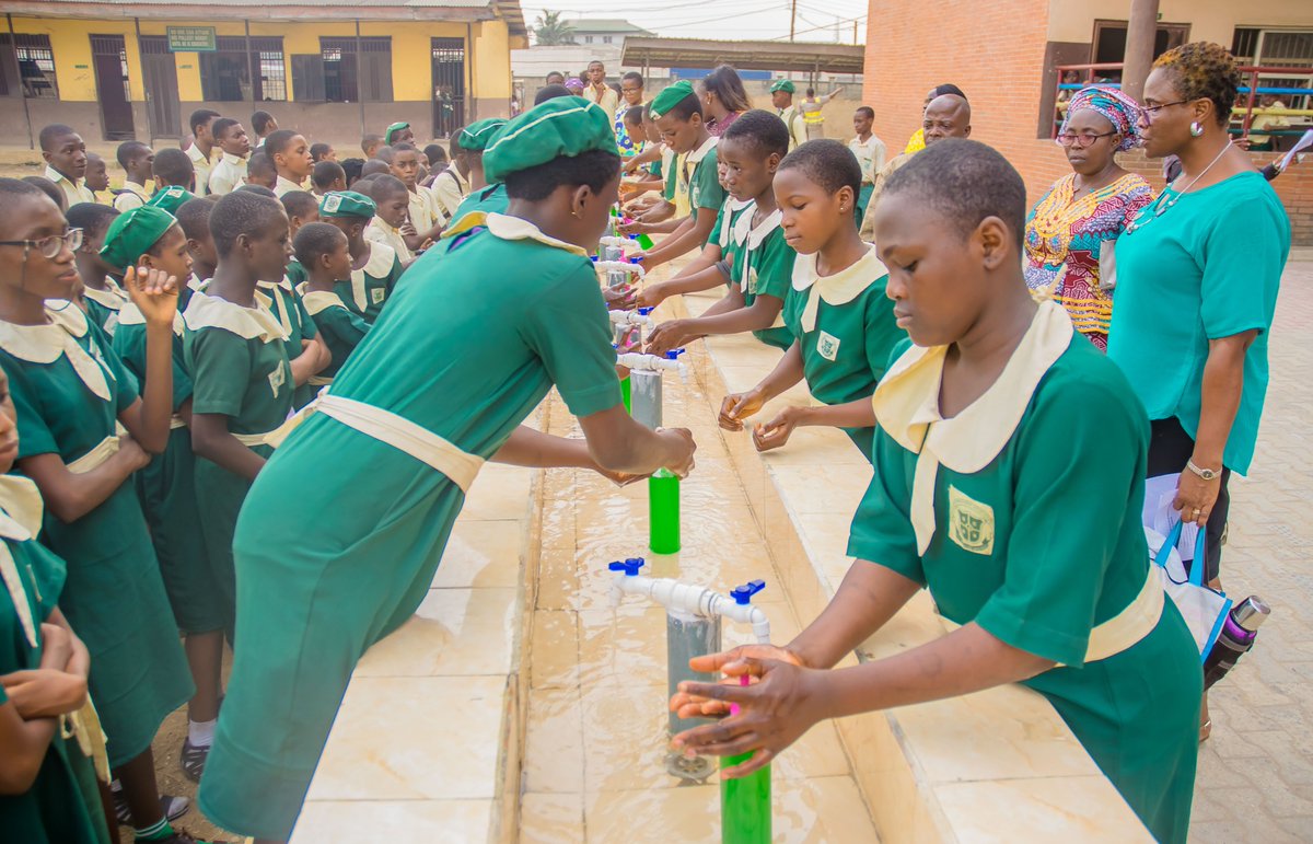 AfDB_Group's tweet image. Over 10YRS the @AfDB_Group has transformed Africa with key milestones: 

🔹 Capital surged from $93B to $318B
🔹 565M lives improved
🔹 AAA credit ratings 

The Bank’s smooth leadership transitions ensure continuity and a bright future for Africa’s growth.

#AfDBTransition