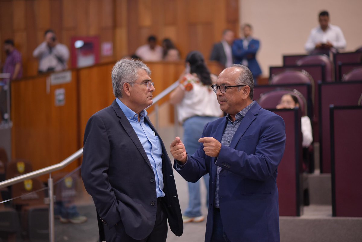 adrianavilaes's tweet photo. Hoy llevamos a cano la sesión del séptimo periodo extraordinario en @legisver https://t.co/LHftE4jxmH