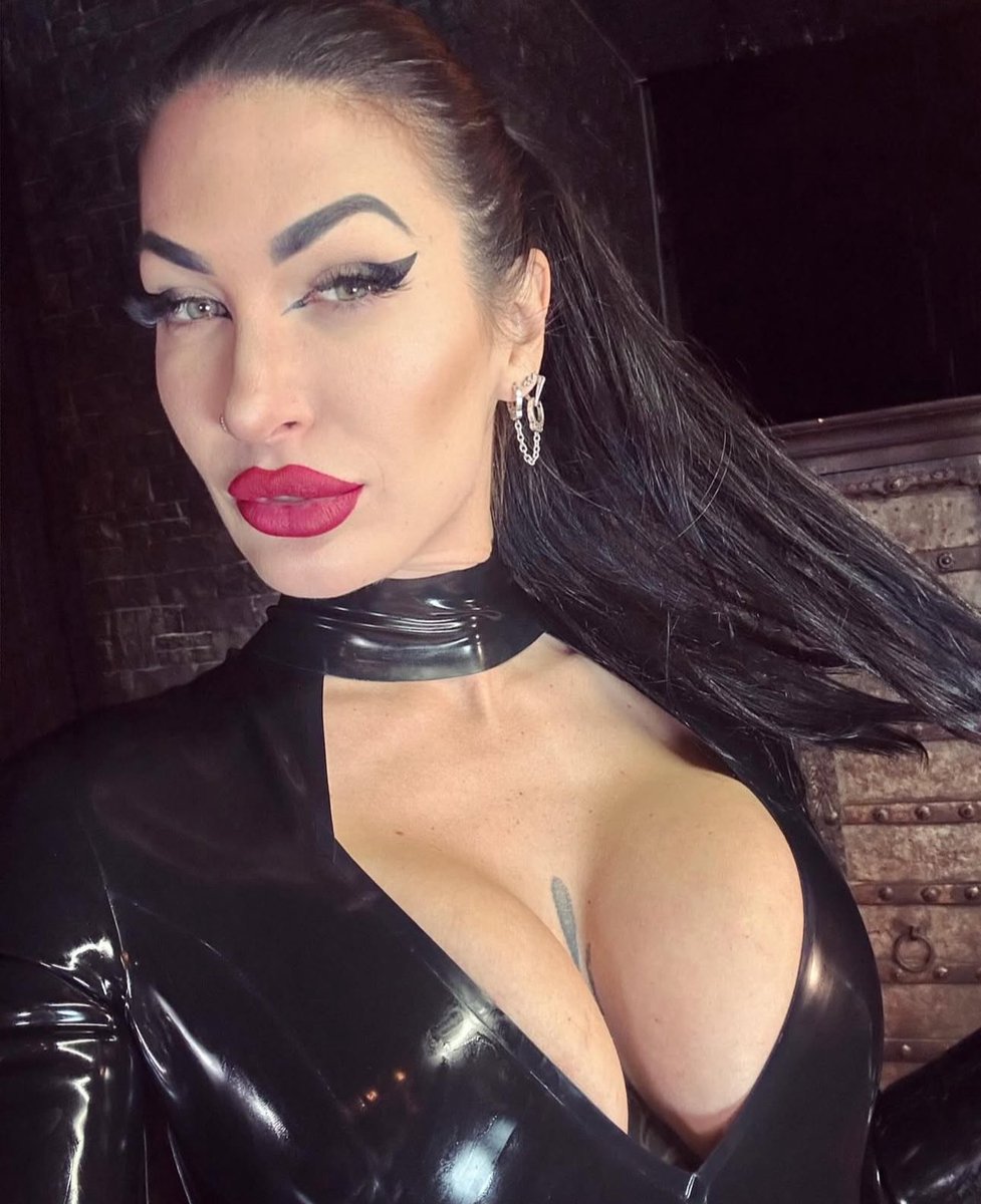 It’s weekend who’s in for session with me your fav goddess