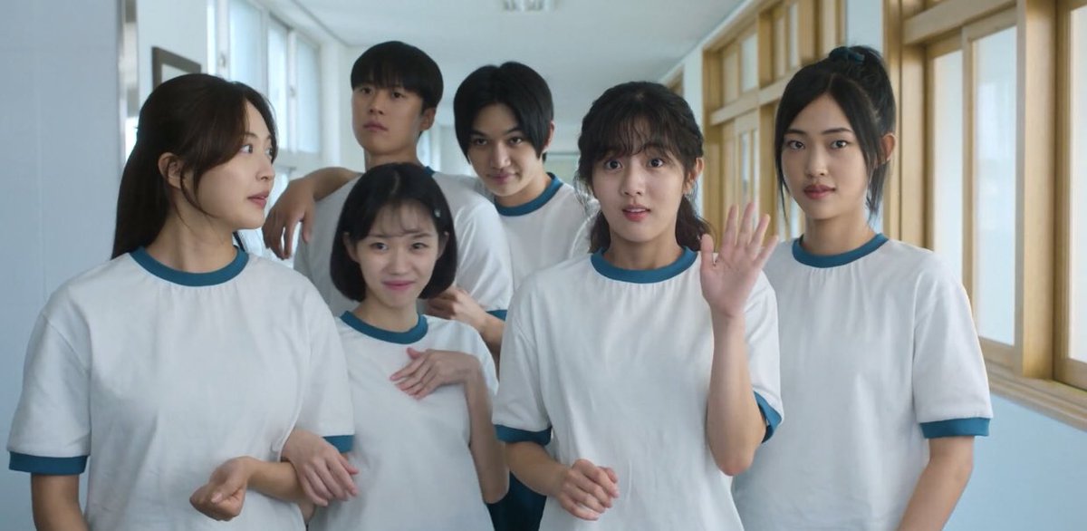 eyutro's tweet image. I loved this friendship. 

Love Untangled (2025)