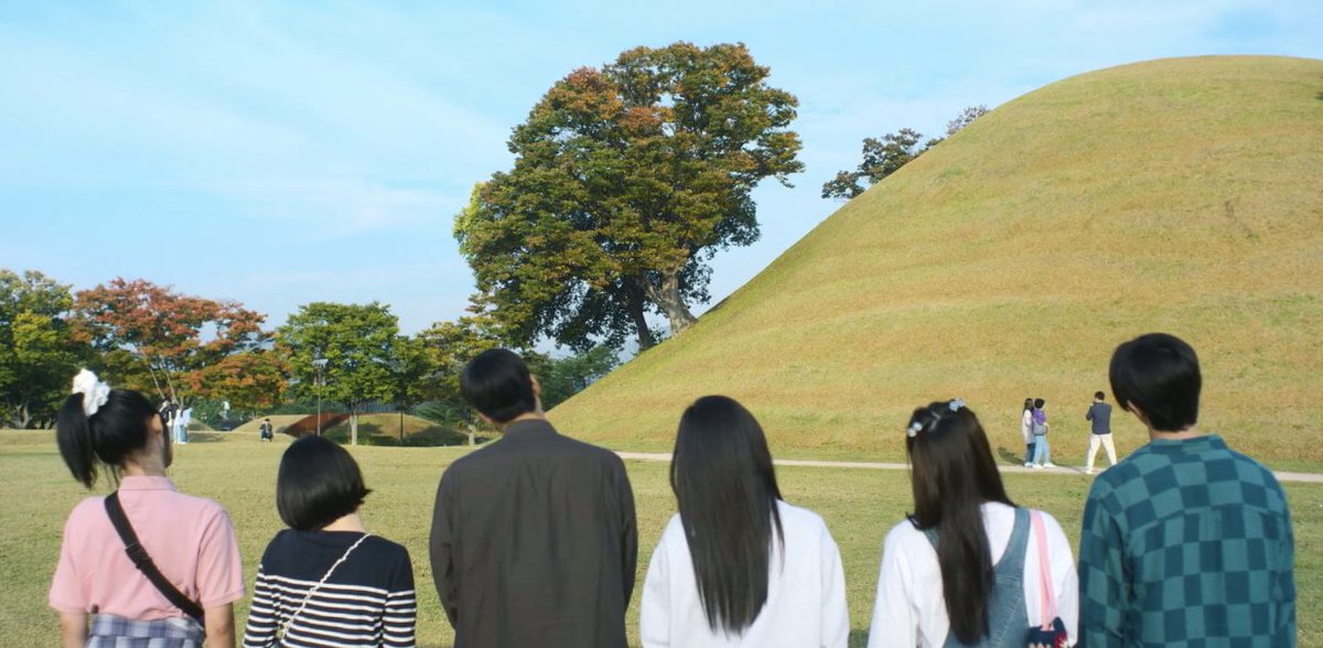 eyutro's tweet image. I loved this friendship. 

Love Untangled (2025)