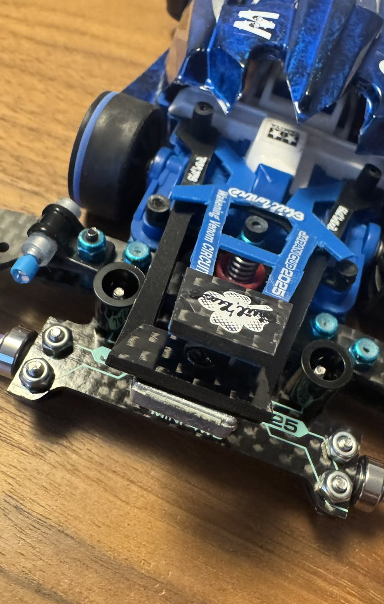 MASA_G__'s tweet photo. リューターを新調‼️🧰
めちゃ切れ味抜群で軽くて静か‼️
早速リューターを使ってスキッド使ってみたー🔩😆👍✨✨✨
#ミニ四駆 #リューター #Argofile
#タミヤ #スキッドローラー https://t.co/cukbs6nLzN