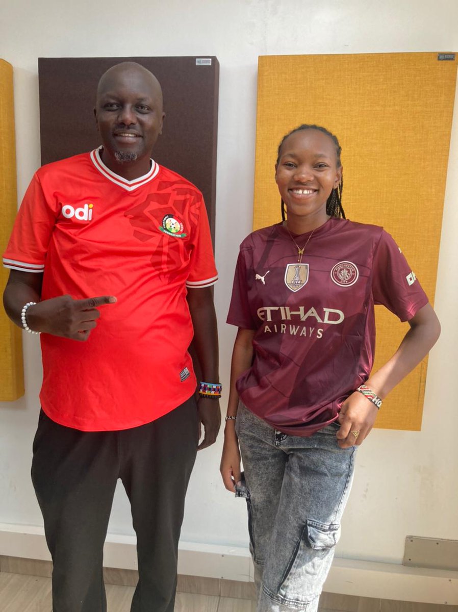 Weekendi ishajipa !! 
Githaa ni ya #Offside na <a href="/Curtiswakijeey/">Mohamed Kariuki</a> x <a href="/KairetuKene001/">Double K</a> 
Keep it locked kama kawa for all the latest in sports mtaani na pia majuu from 3 - 8pm   
Namba ya nangos : 0711 443 886  
#CHAN2024 #CHAN2024Final #PremierLeague