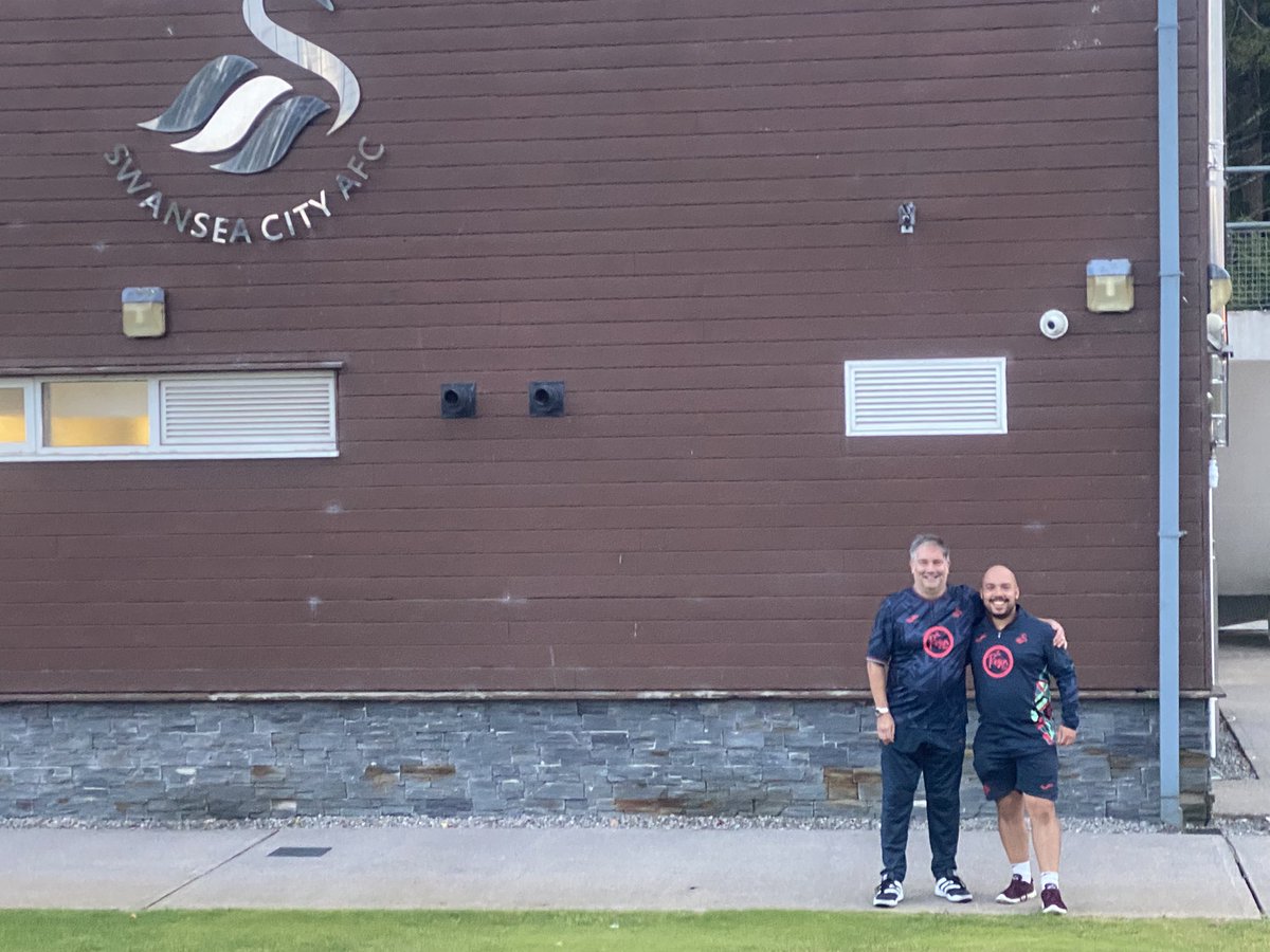 Got to coach alongside my boy last night, it might be a time before it happens again, but one day it will happen TBC…………
#onceajack 🦢🖤🤍 #PapaNicole