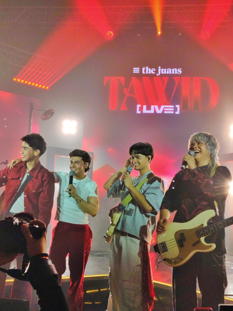 aerissh_'s tweet photo. The Juans for the night, memories for a lifetime ✨

#TheJuansTawidLive
@carlguevarra09 @ChaelAdriano @JapsMendoza @rjscruz_ https://t.co/wztPs3BH3a