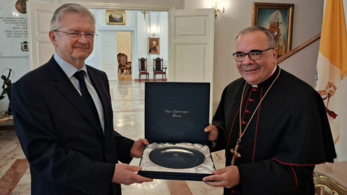 Українська ГО “Спільнота Оленівки” надіслала листи протесту Ватикану через нагородження російського посла в Польщі
upmp.news/ua-in-polish/u…