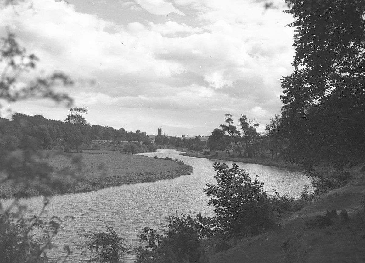 DCLAReadingRoom's tweet photo. Today we celebrate World Rivers Day by looking back at the River Liffey — the heart of Dublin for centuries. Flowing from the Wicklow Mountains through the city and out to Dublin Bay, the Liffey has carried stories of trade, travel, and daily life along its banks
#WorldRiversDay https://t.co/yzijV8xDAP