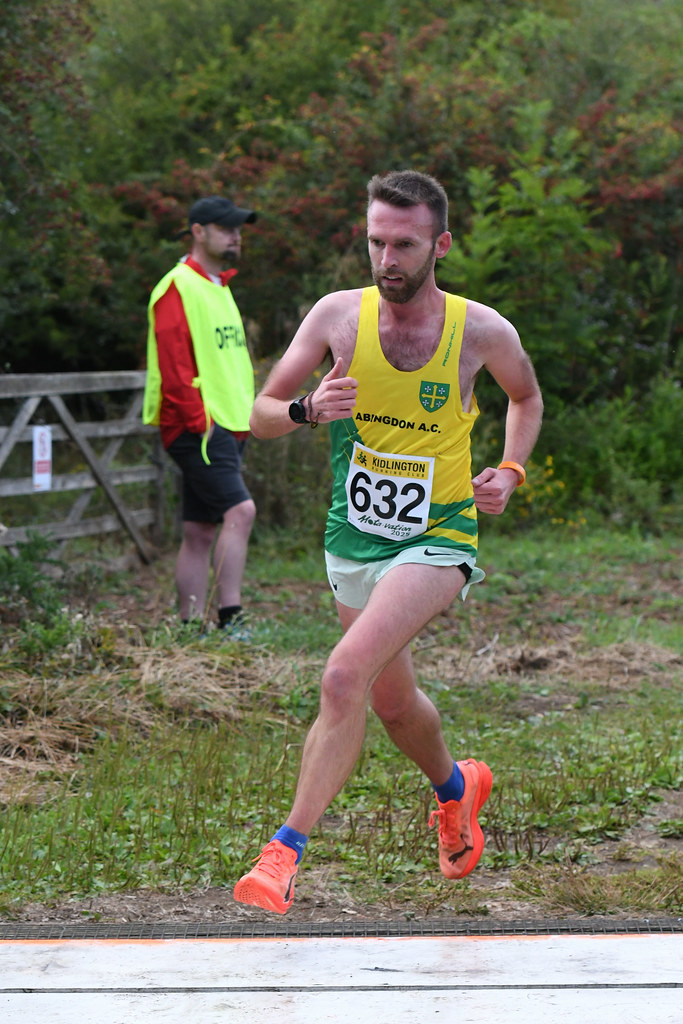 Cameron___W's tweet image. Coming to the end of a tough month personally. Pleased to have the distraction of racing break things up with course bests at Combe &amp;amp; Stratfield Brake and 5km pb at Alchester. It's during these times you appreciate being able to get out and run 🙏 pics: John Harvey &amp;amp; Clive Jones