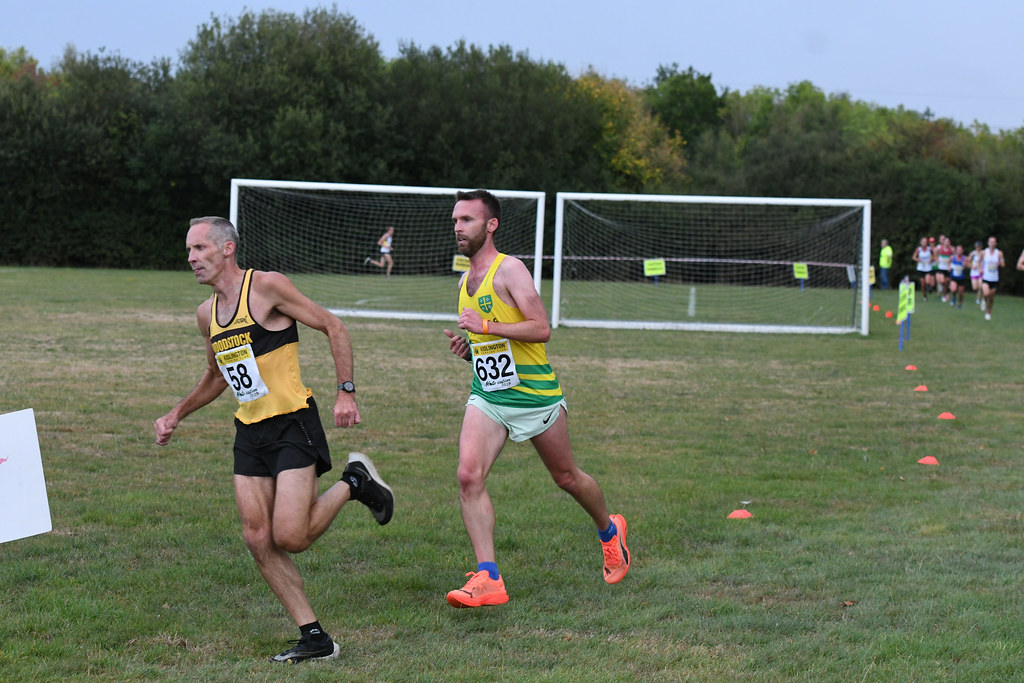 Cameron___W's tweet image. Coming to the end of a tough month personally. Pleased to have the distraction of racing break things up with course bests at Combe &amp;amp; Stratfield Brake and 5km pb at Alchester. It's during these times you appreciate being able to get out and run 🙏 pics: John Harvey &amp;amp; Clive Jones