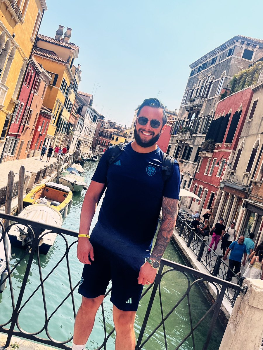 Venice whites! #lufc 🇮🇹