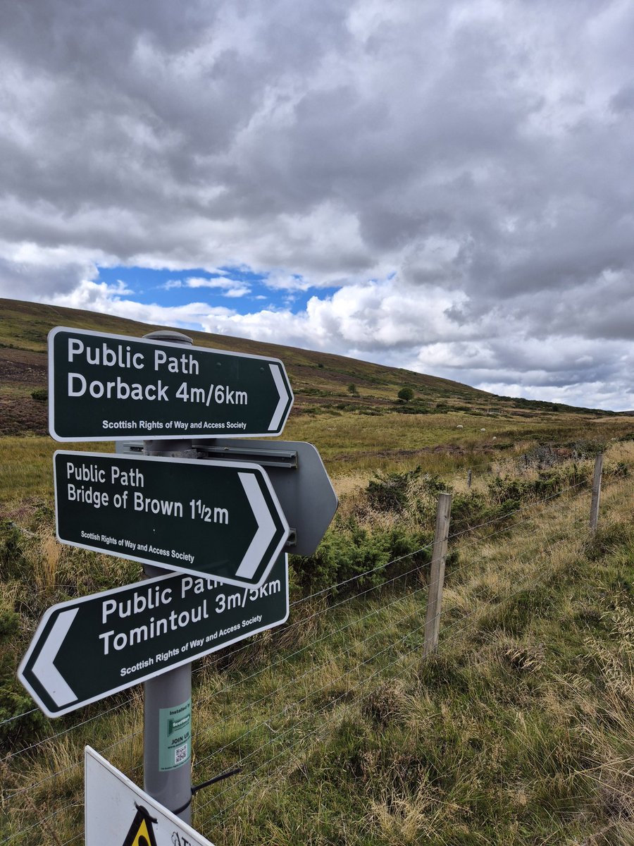 Out walking....
#Tomintoul #Moray #Scotland #Loveukweather #BridgeO'Brown
