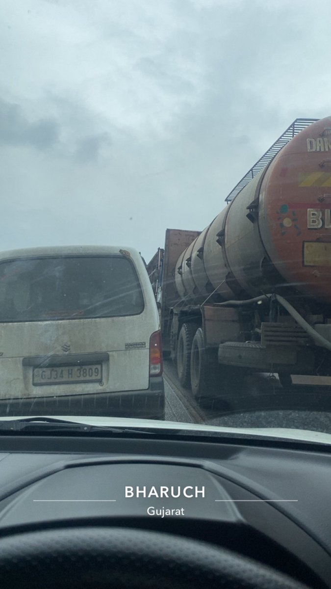 dimpalgoswami's tweet image. Nowadays we have to face this traffic everyday on NH-48 honourable home minister of gujarat @sanghaviharsh sir. Do something Or open NE-1 from bharuch to kim that we get some relax from this badly traffic .