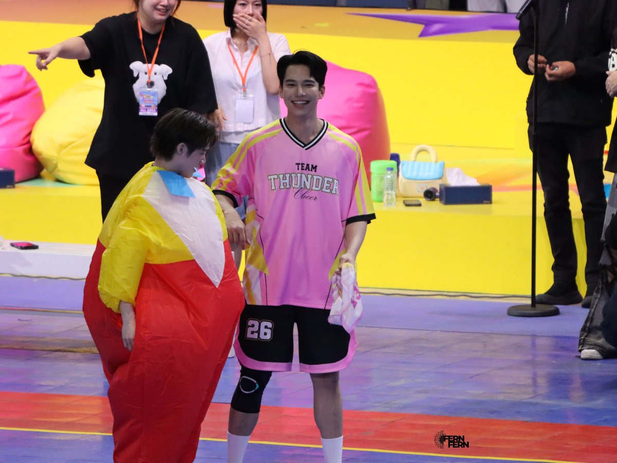 เวลาเหนื่อยทุกคนทำยังไง...พอดีน้องณฐมีพี่แม้กดูแลน่ะ 🫠🫠
DOMUNDI SPORT DAY 
DMDSPORTDAY X MAXNAT 
#DMDSPORTDAY2025
⌜💾 #MaxNat #mmaxmax #natasitt ⌟
ʚɞ <a href="/mmaxmaxxxx/">MMAX</a> <a href="/natasittttt/">Nat ;) น้องแจมแจมแจม ft. ไนท์ 🥸</a> ʚɞ