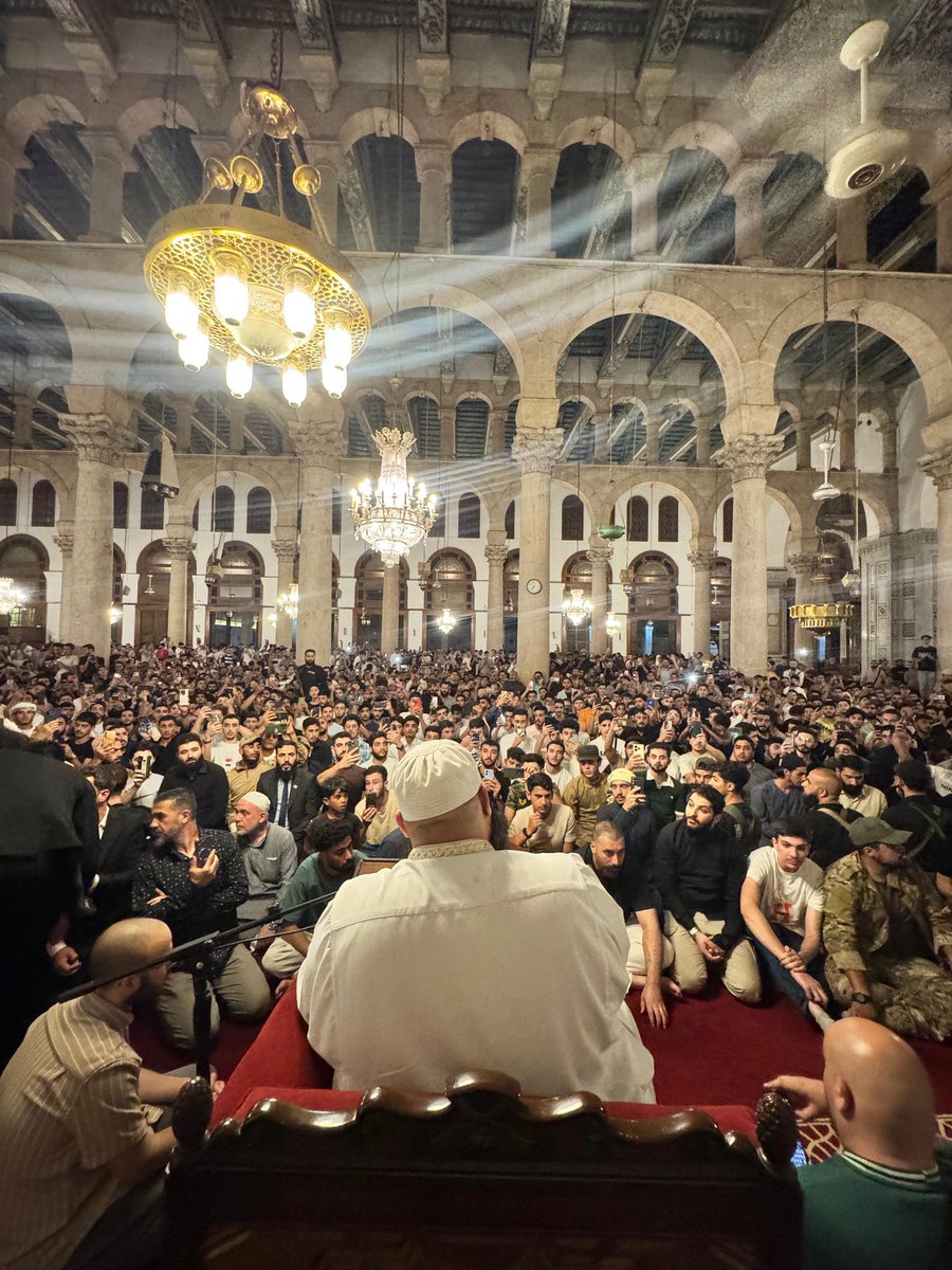 من زيارة الشيخ علاء جابر للمسجد الأموي الشريف.

اللهم ألهم سوريا رشدها، وازرع الألفة بين شعبها، وأعِن على خدمتهم قيادتها.

واللهم أدم علينا نعمة الأمن والأمان في بلدنا الحبيب.