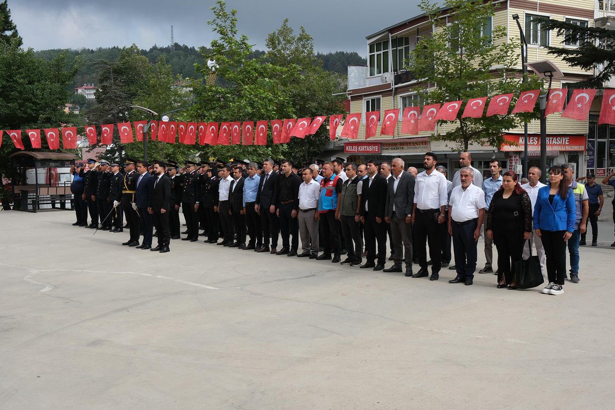 🇹🇷 30 Ağustos Zafer Bayramı münasebetiyle, İlçe Kaymakamımız Sn. Mustafa Arslanşahin, kurum müdürlerimiz, siyasi parti temsilcileri ve vatandaşlarımızın katılımı ile çelenk sunma programı gerçekleştirildik.

#30Ağustos Zafer Bayramımız Kutlu Olsun.🇹🇷