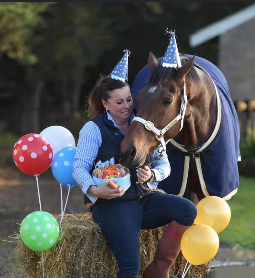 thefifi's tweet image. Happy 20th Birthday 
Precedence ❤️❤️❤️❤️
@RACEDHorses 
🥕🥕🥕🥕