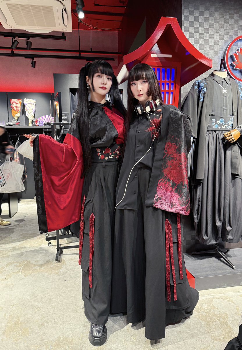 赤莉かえ🥀⛩ (@akari_kae) on Twitter photo REZEN(<a href="/REZEN__Official/">REZEN【リゼン】</a> )
レセプションパーティにて
RinRin Dollさんと
御会いできました♥️♥️
DJかっこよかったです🪷
#REZEN #REZEN原宿
#ラフォーレ原宿 REZEN(<a href="/REZEN__Official/">REZEN【リゼン】</a> )
レセプションパーティにて
RinRin Dollさんと
御会いできました♥️♥️
DJかっこよかったです🪷
#REZEN #REZEN原宿
#ラフォーレ原宿