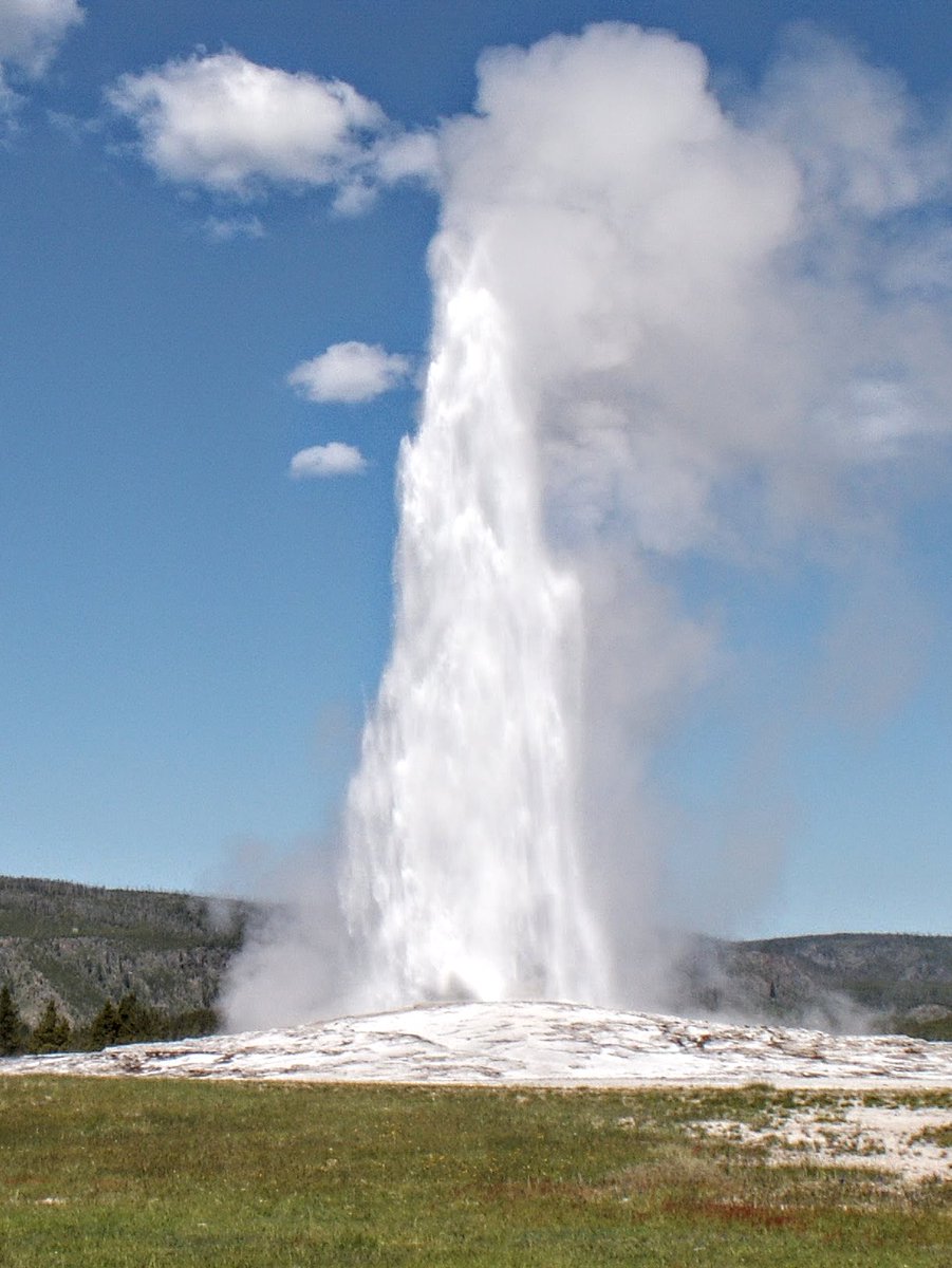 #AlphabetChallenge #WeekIforIconic 
Old Faithful,  <a href="/YellowstoneNPS/">Yellowstone National Park</a>