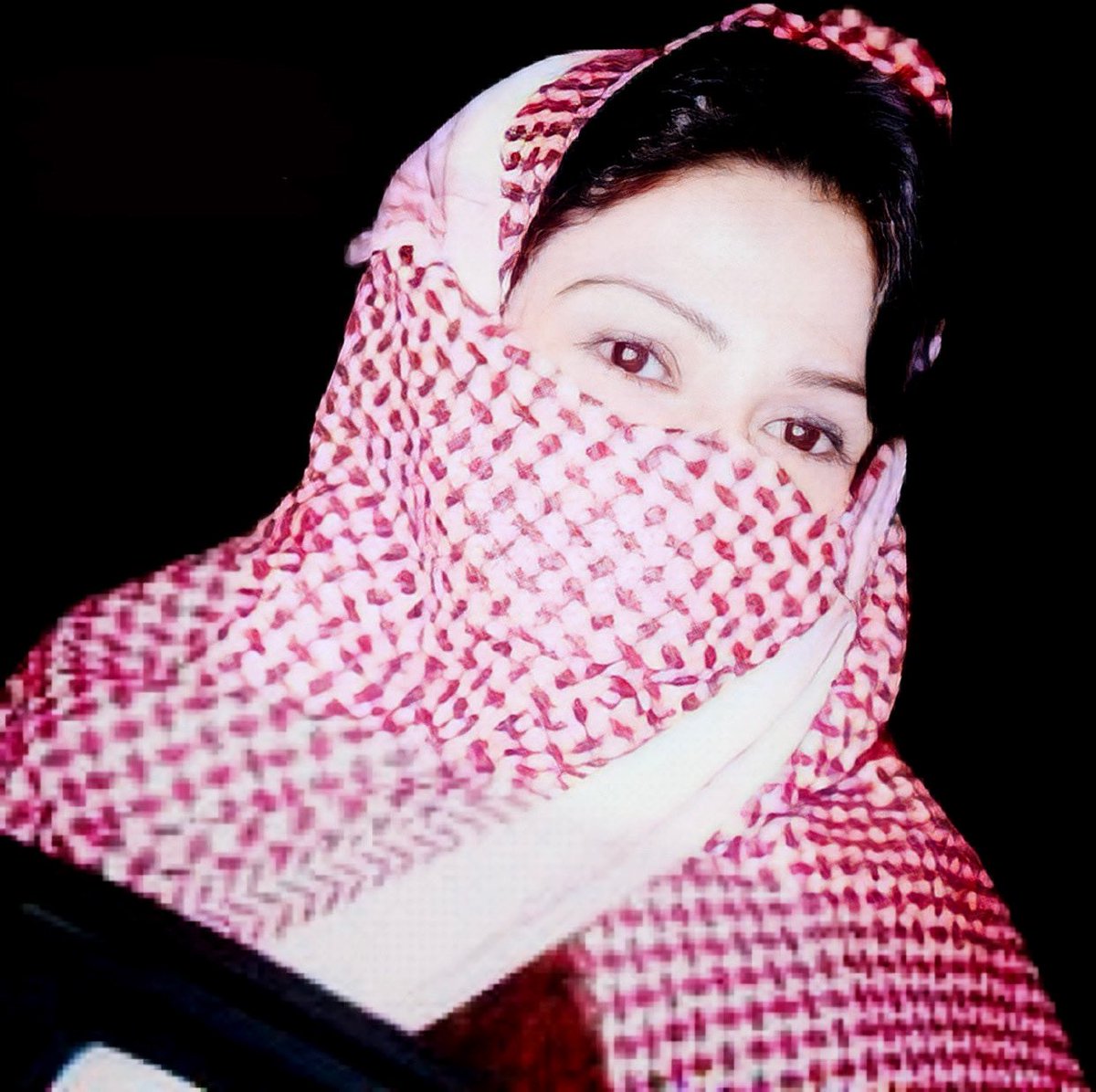 منو هذي ؟ 👀