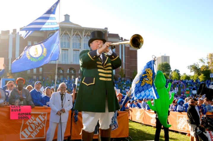 context_uk's tweet image. It is Football Time in the Bluegrass!